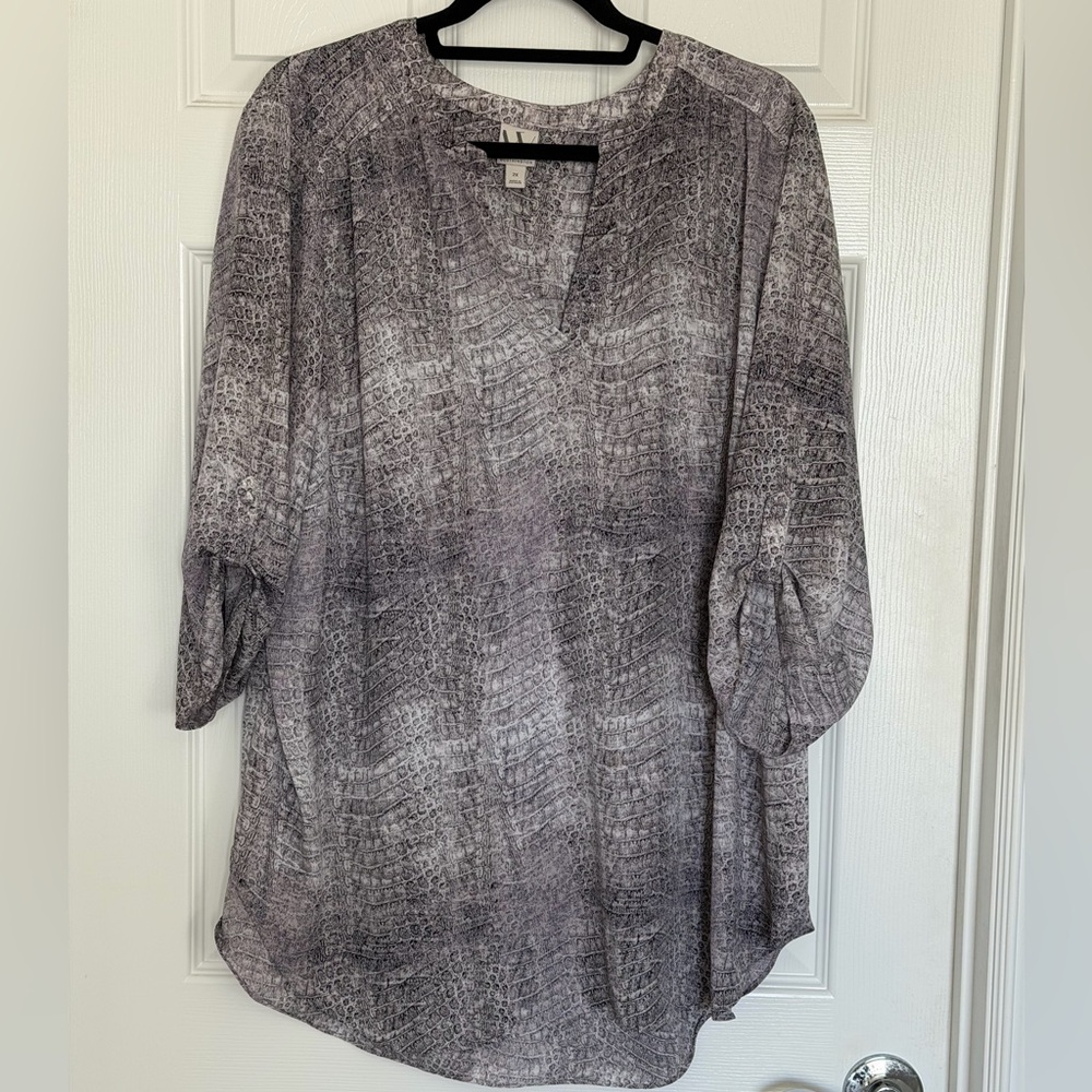 Worthington Black and Gray Textured Blouse
